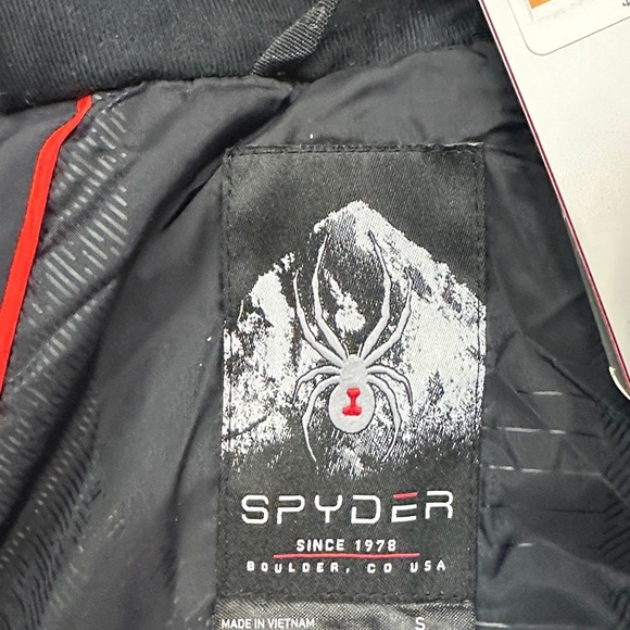 Spyder Men's Black Gray Ski Jacket with Red Accents SPYDER
Titan GTX ski jacket - Picture 11 of 16